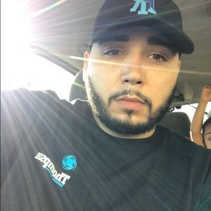 Meet your Posher, Devin